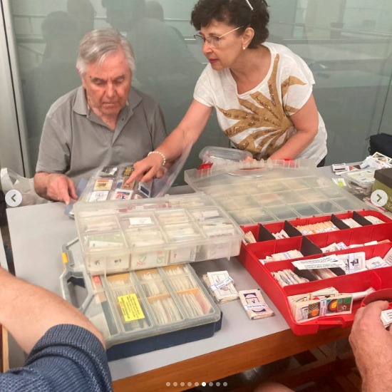 Fotos de la Trobada d'intercanvis de sobrets de sucre i sacarines a Terrassa (Barcelona).