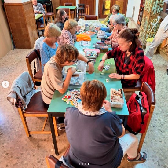 Fotos de la Trobada intercanvi mensual de col.leccionisme dels Amics Col.leccionistes del Bages a Manresa (Barcelona).