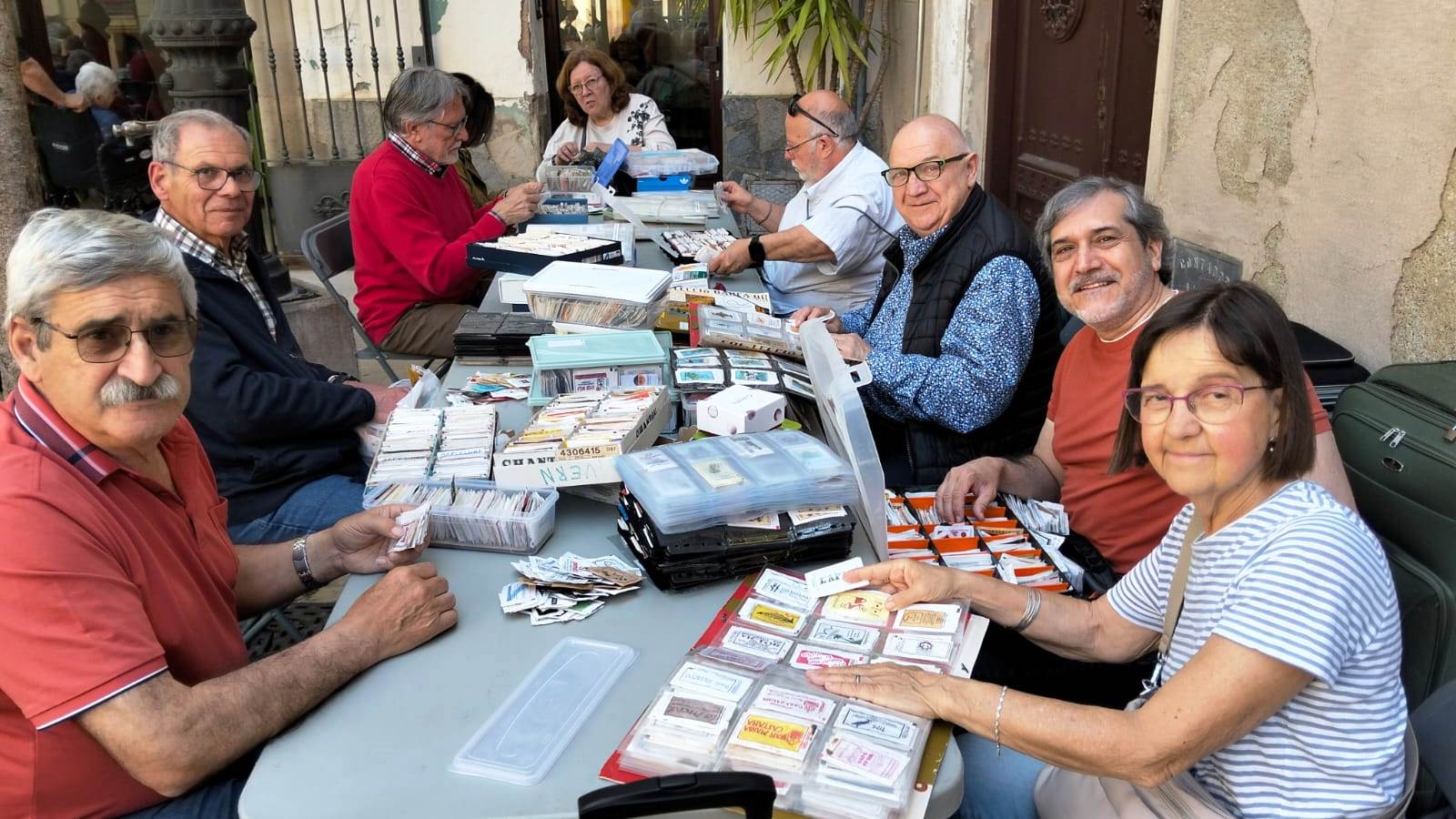 Fotos de la 26 Trobada d'intercanvi de sobres de sucre. Fira i festes del Sant Crist de Piera.