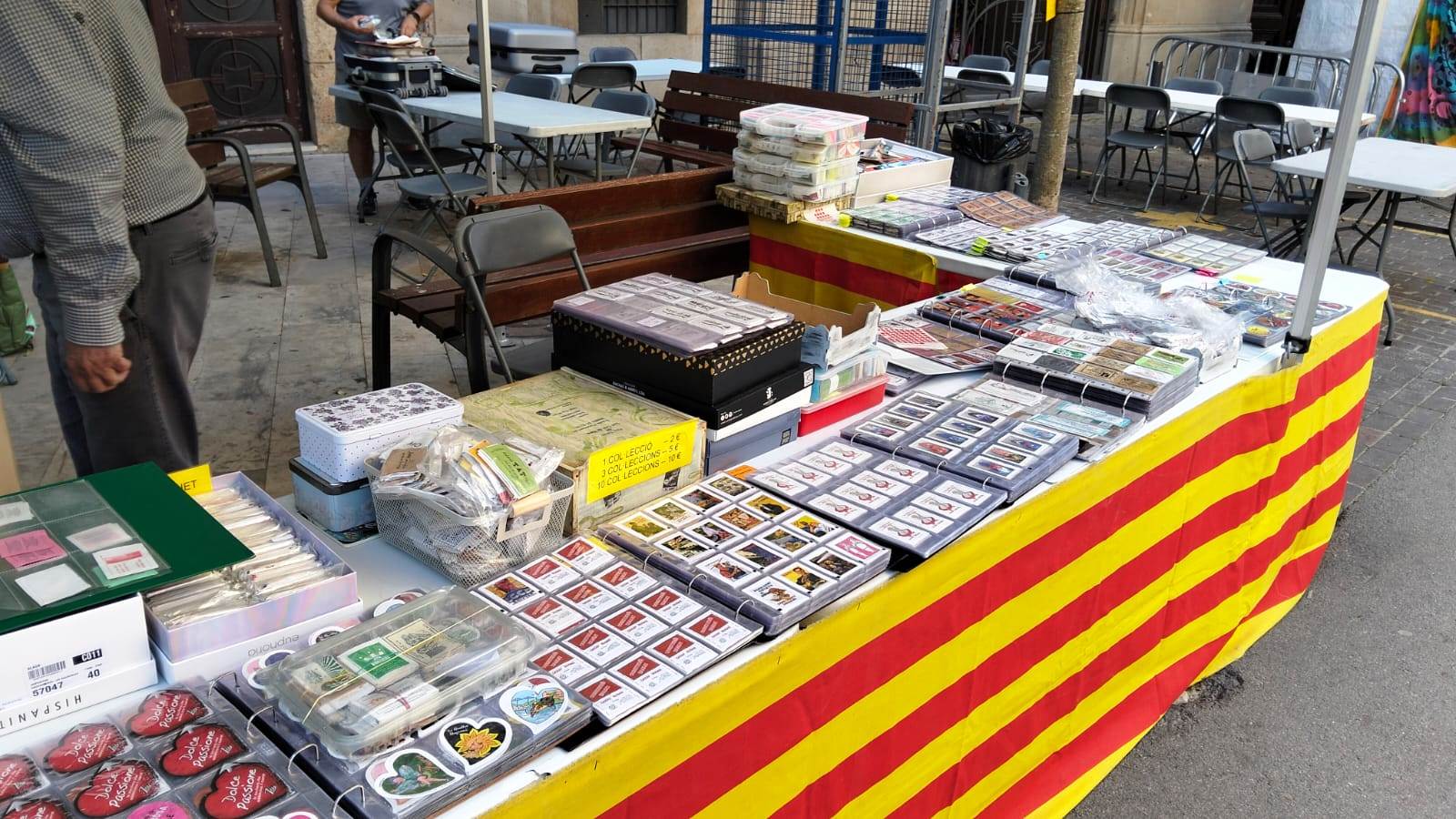 Fotos de la 26 Trobada d'intercanvi de sobres de sucre. Fira i festes del Sant Crist de Piera.