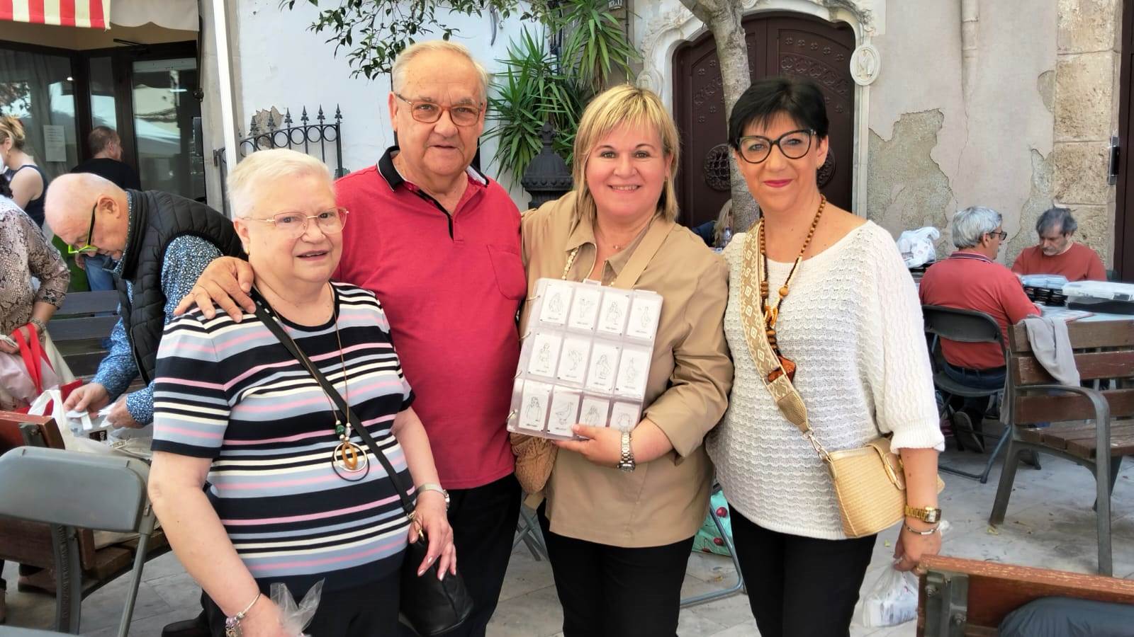Fotos de la 26 Trobada d'intercanvi de sobres de sucre. Fira i festes del Sant Crist de Piera.