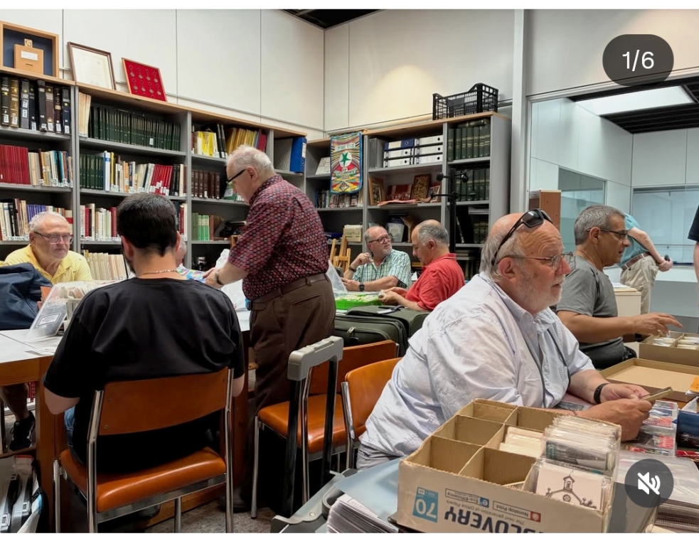 Fotos de la 16ª Trobada d'intercanvis de sobrets de sucre i sacarines a Terrassa.