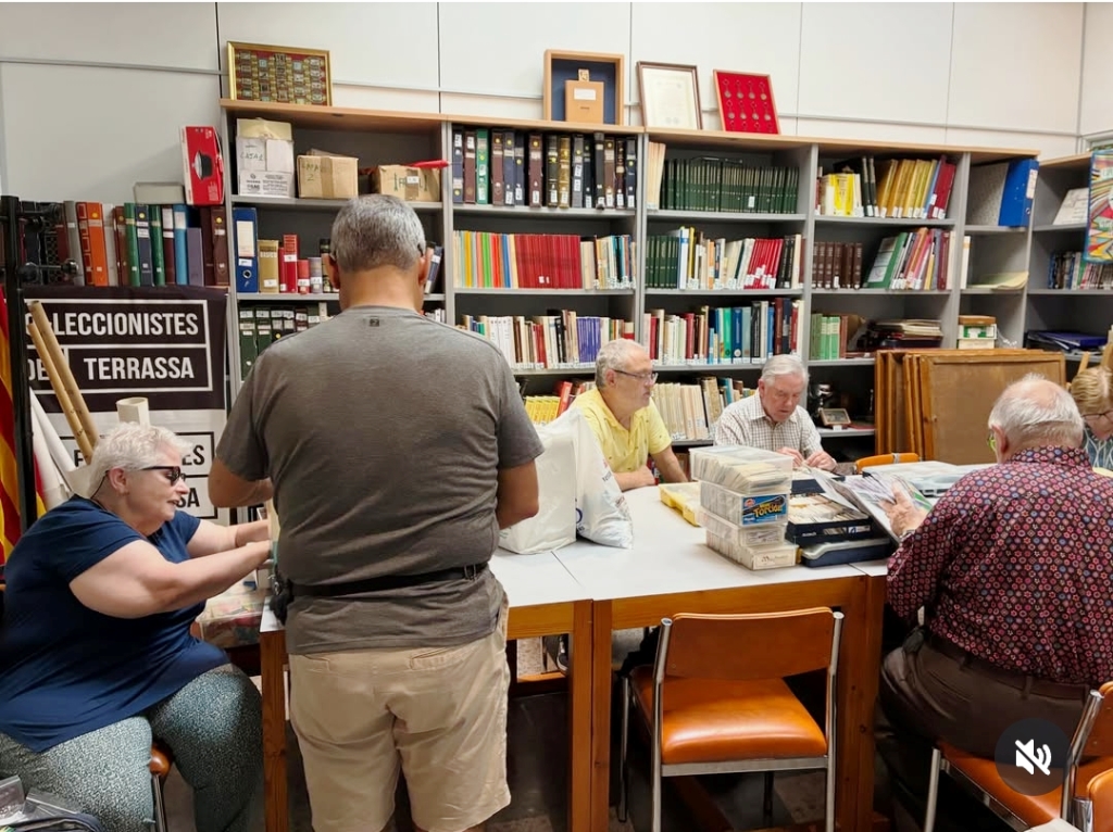 Fotos de la 16ª Trobada d'intercanvis de sobrets de sucre i sacarines a Terrassa.