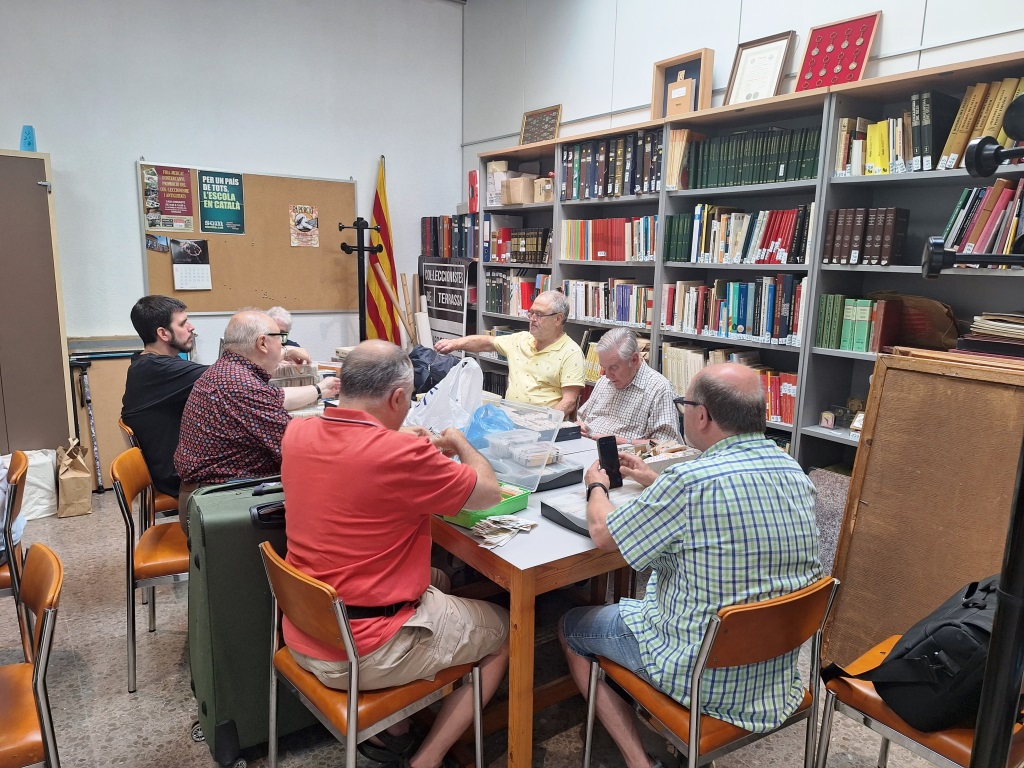 Fotos de la 16ª Trobada d'intercanvis de sobrets de sucre i sacarines a Terrassa.