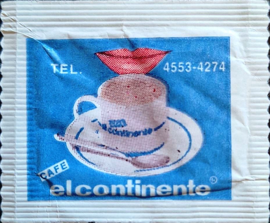 Sobres de edulcorantes de la marca de café argentina EL CONTINENTE. Sobres de edulcorantes de la marca de café argentina EL CONTINENTE.