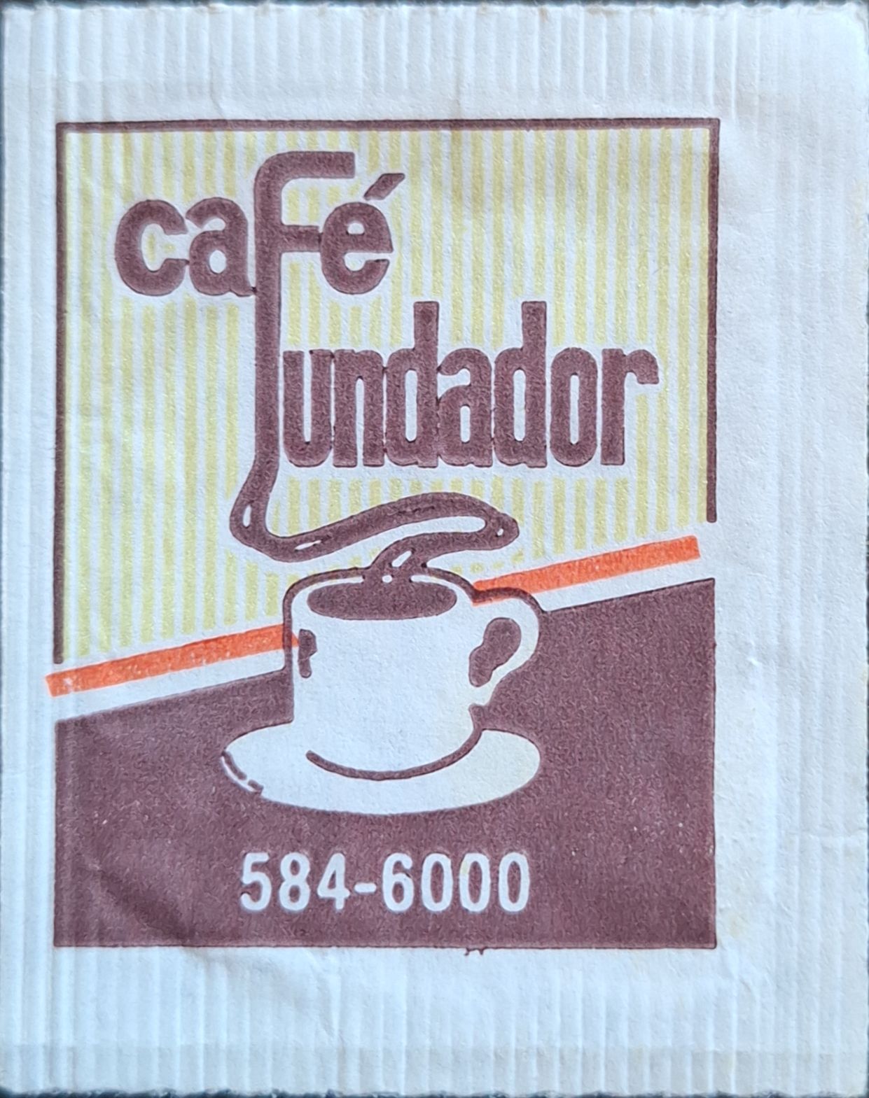 Sobres de edulcorantes de marcas de café de Argentina.