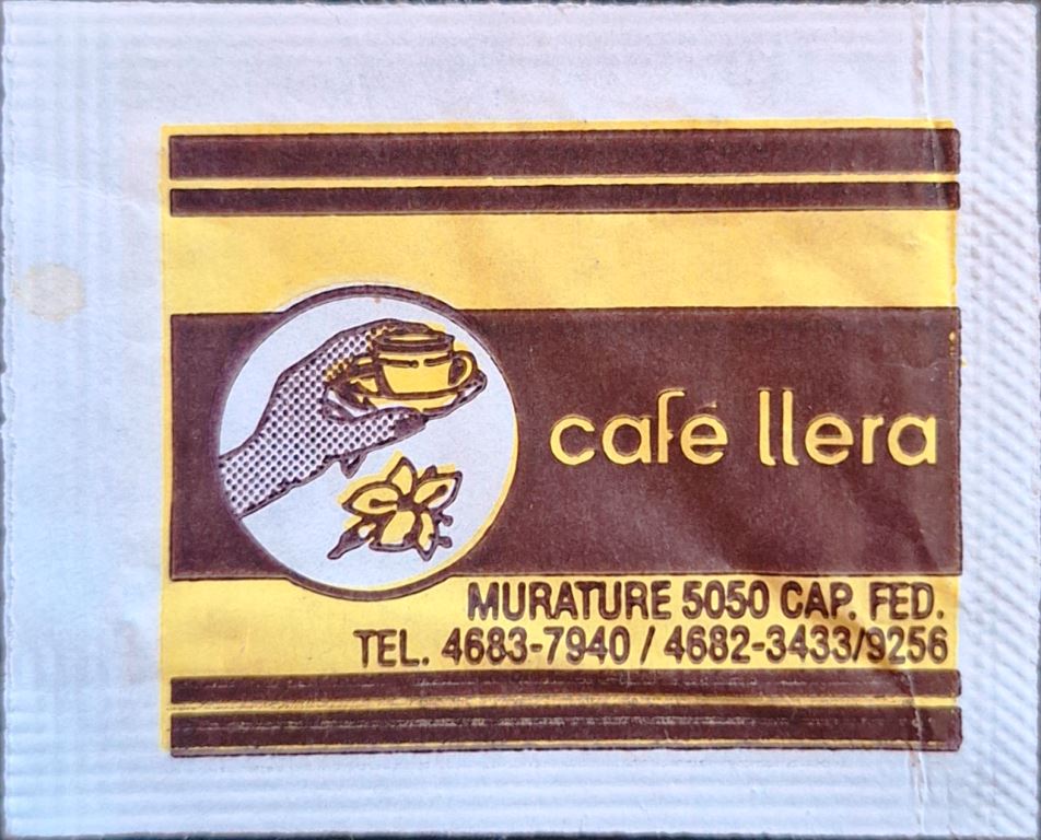Sobres de edulcorantes de la marca de café argentina LLERA. Sobres de edulcorantes de la marca de café argentina LLERA.
