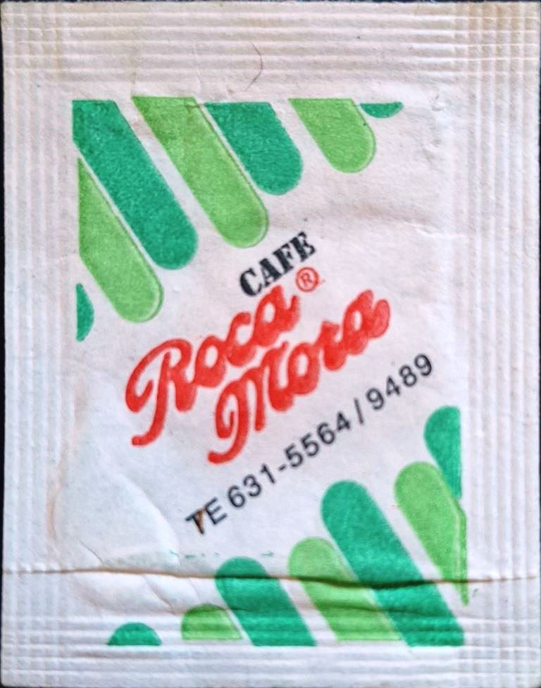 Sobres de edulcorantes de la marca Argentina de café ROCAMORA. Sobres de edulcorantes de la marca Argentina de café ROCAMORA.