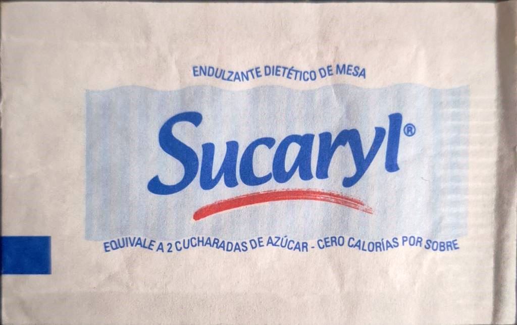 Sobres de edulcorantes de la marca Argentina de edulcorante SUCARYL. Sobres de edulcorantes de la marca Argentina de edulcorante SUCARYL.