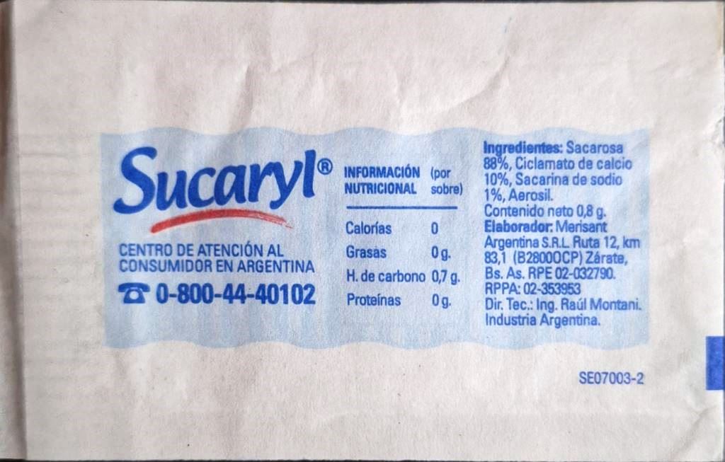 Sobres de edulcorantes de la marca Argentina de edulcorante SUCARYL. Sobres de edulcorantes de la marca Argentina de edulcorante SUCARYL.