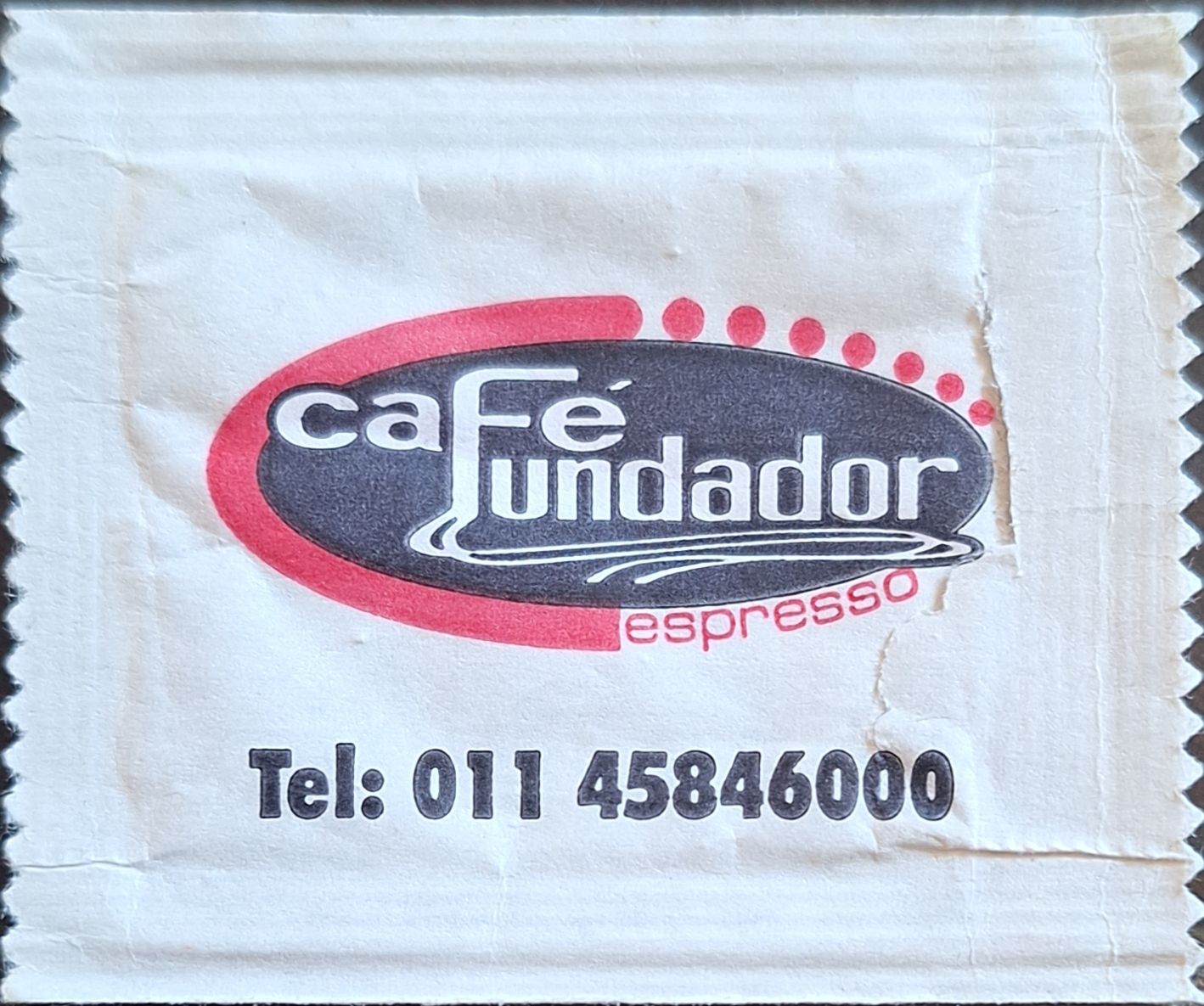 Sobres de edulcorantes de la marca Argentina de café FUNDADOR. Sobres de edulcorantes de la marca Argentina de café FUNDADOR.