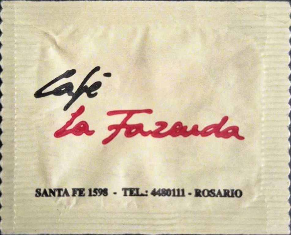 Sobres de edulcorantes de la marca Argentina de café LA FAZENDA. Sobres de edulcorantes de la marca Argentina de café LA FAZENDA.