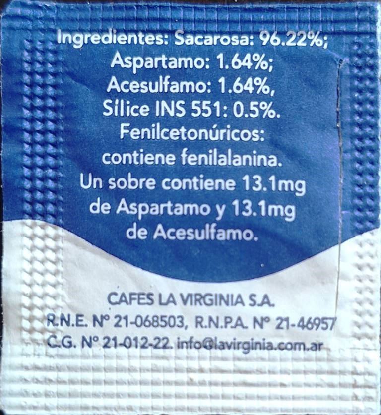 Sobres de edulcorantes de la marca Argentina de café LA VIRGINIA. Sobres de edulcorantes de la marca Argentina de café LA VIRGINIA.