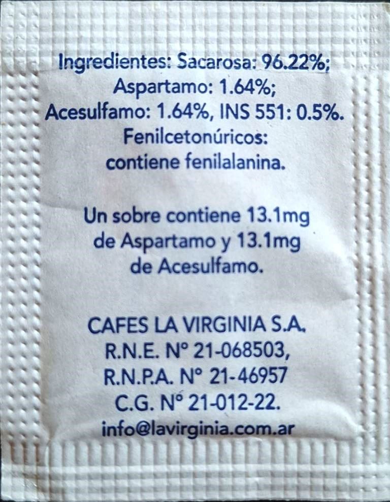 Sobres de edulcorantes de la marca Argentina de café LA VIRGINIA. Sobres de edulcorantes de la marca Argentina de café LA VIRGINIA.