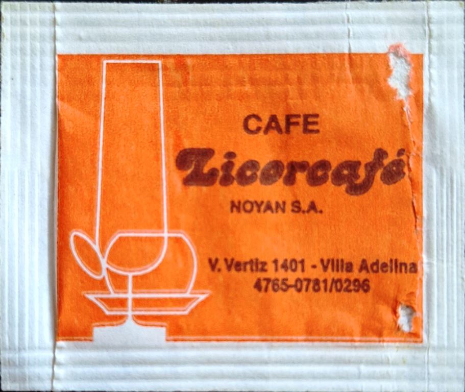 Sobres de edulcorantes de la marca Argentina de café LICORCAFÉ. Sobres de edulcorantes de la marca Argentina de café LICORCAFÉ.