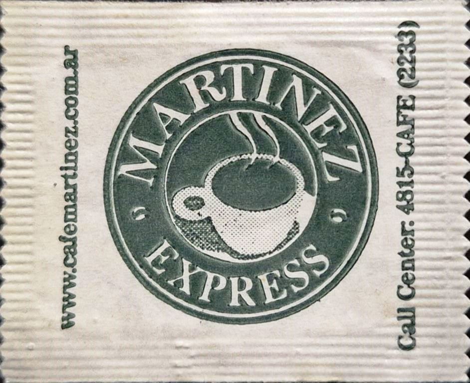 Sobres de edulcorantes de la marca Argentina de café MARTINEZ. Sobres de edulcorantes de la marca Argentina de café MARTINEZ.