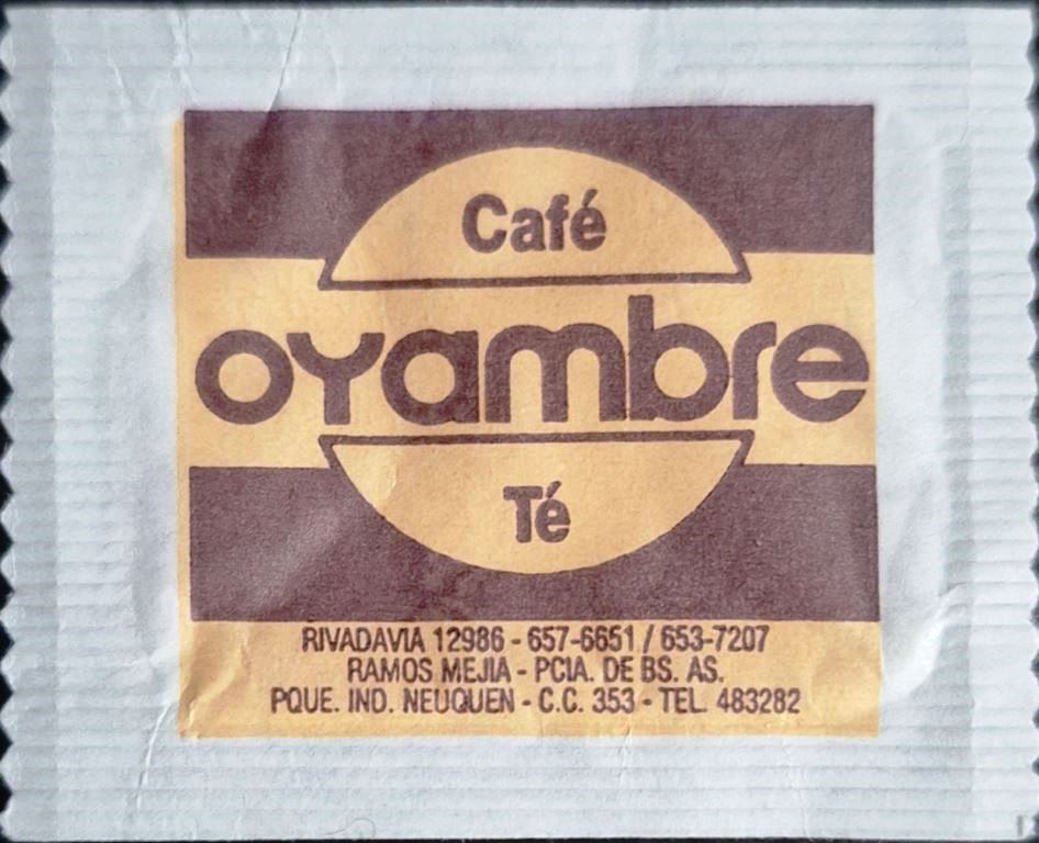 Sobres de edulcorantes de la marca Argentina de café OYAMBRE. Sobres de edulcorantes de la marca Argentina de café OYAMBRE.