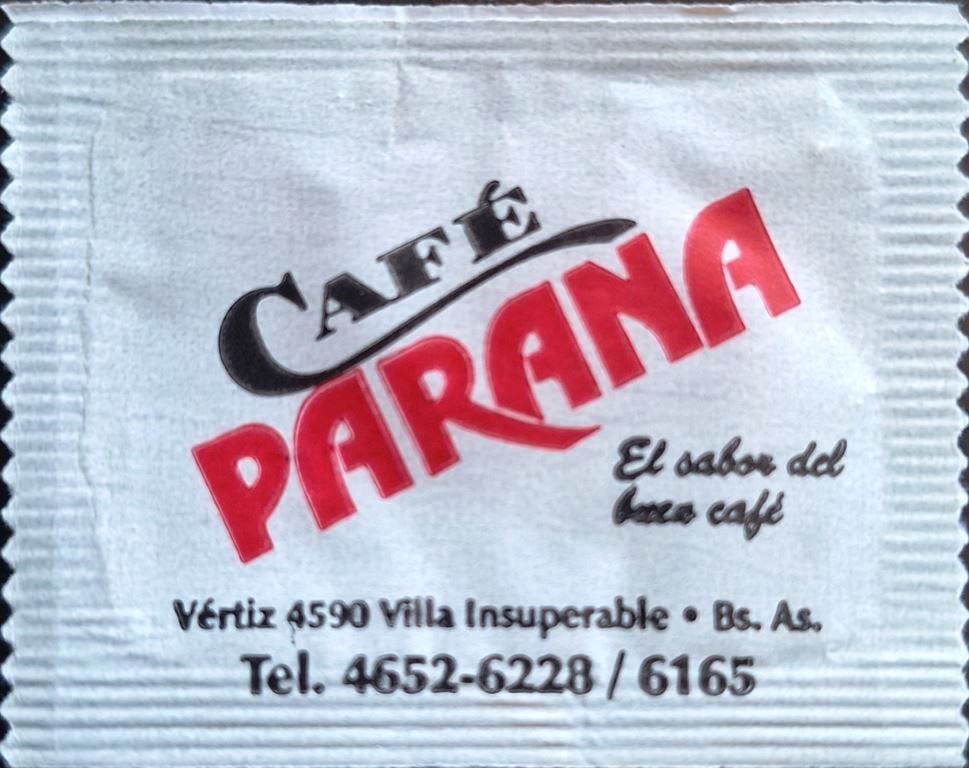 Sobres de edulcorantes de la marca Argentina de café PARANA. Sobres de edulcorantes de la marca Argentina de café PARANA.