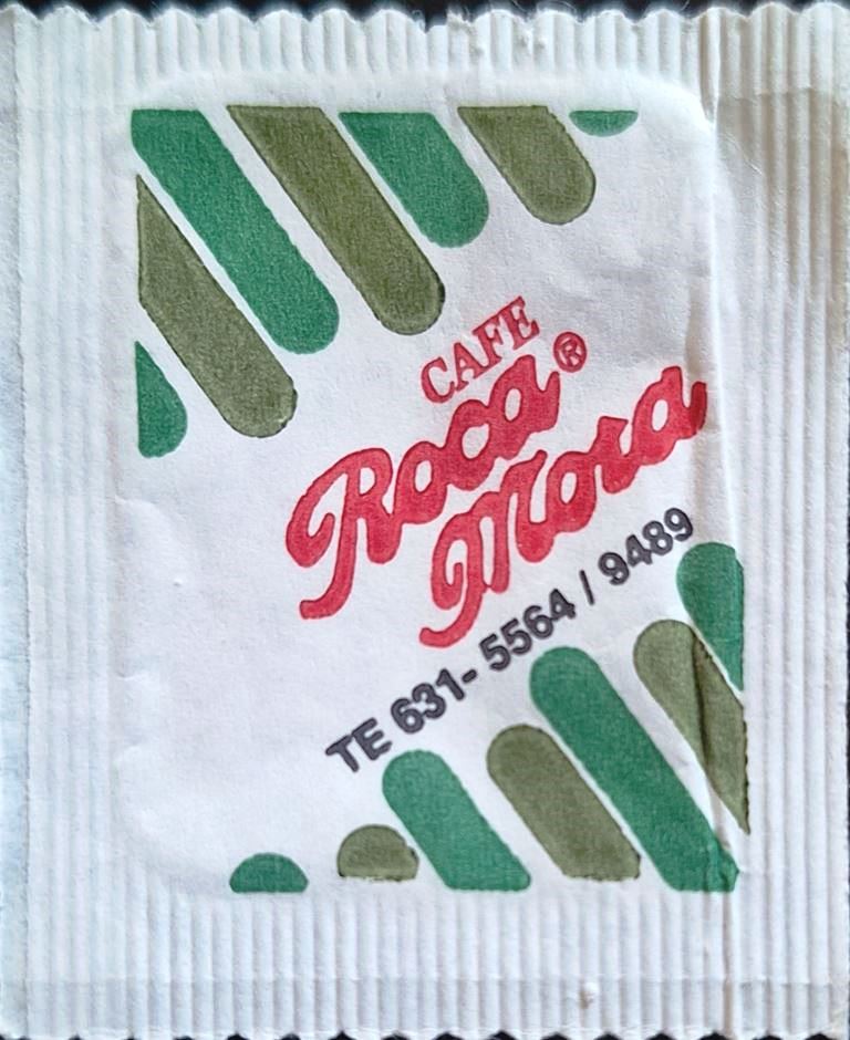 Sobres de edulcorantes de la marca Argentina de café ROCAMORA. Sobres de edulcorantes de la marca Argentina de café ROCAMORA.