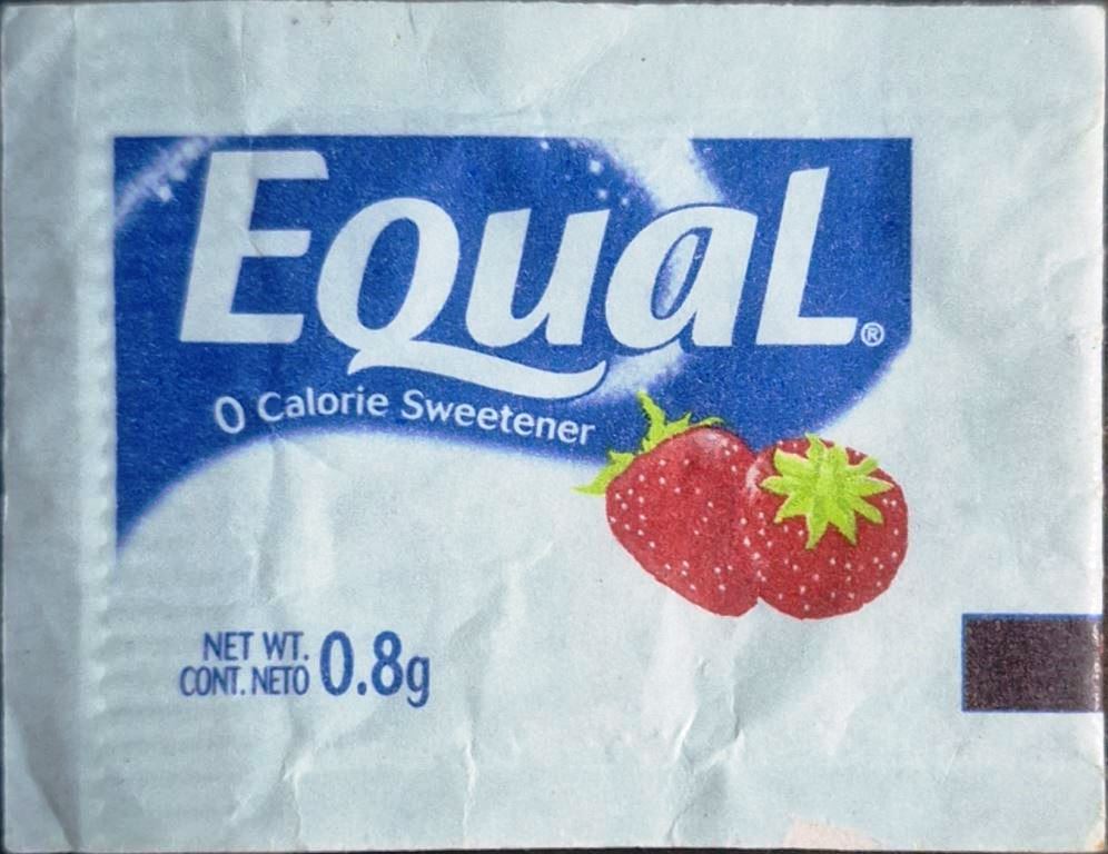 Sobres de edulcorantes de la marca Argentina de edulcorante EQUAL. Sobres de edulcorantes de la marca Argentina de edulcorante EQUAL.