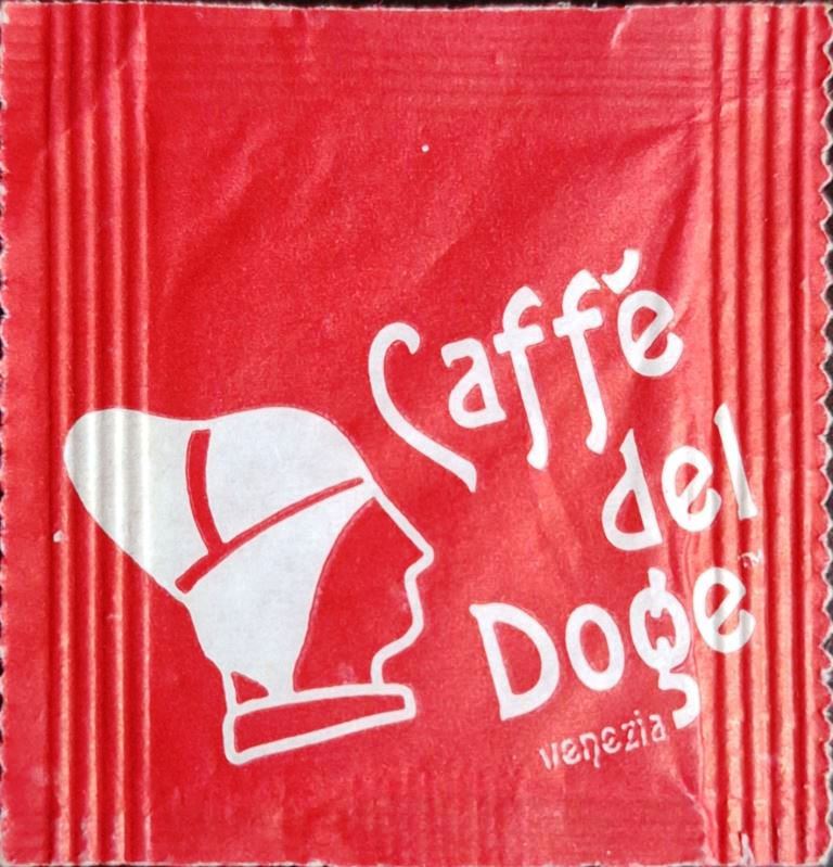 Sobres de edulcorantes del local de hostelería CAFÉ del DOGE. Sobres de edulcorantes del local de hostelería CAFÉ del DOGE