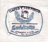 Sobres de edulcorantes de marcas de café de Argentina.
