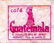 Sobres de edulcorantes de marcas de café de Argentina.