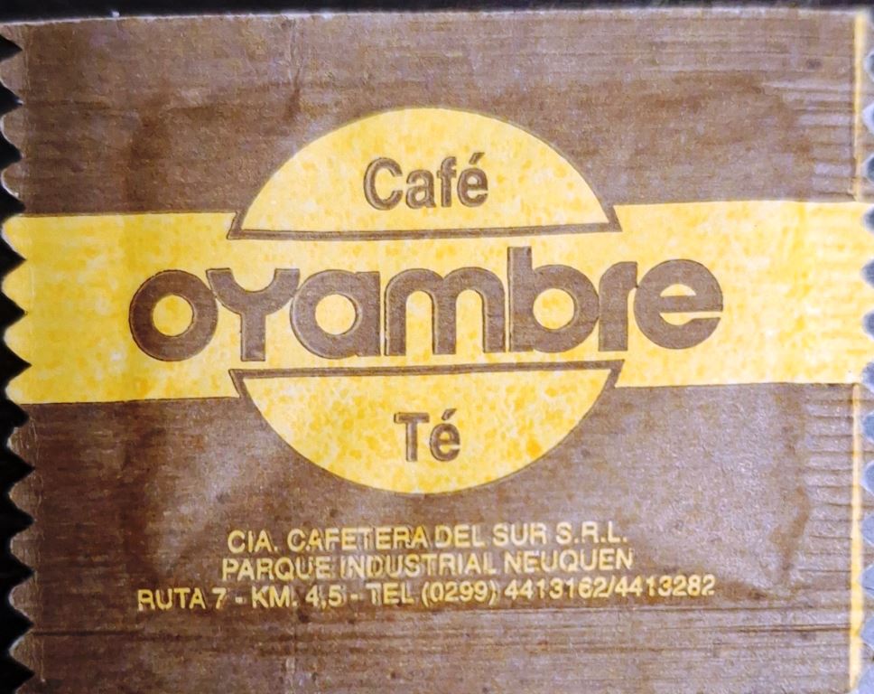 Sobres de edulcorantes de la marca Argentina de café OYAMBRE. Sobres de edulcorantes de la marca Argentina de café OYAMBRE.