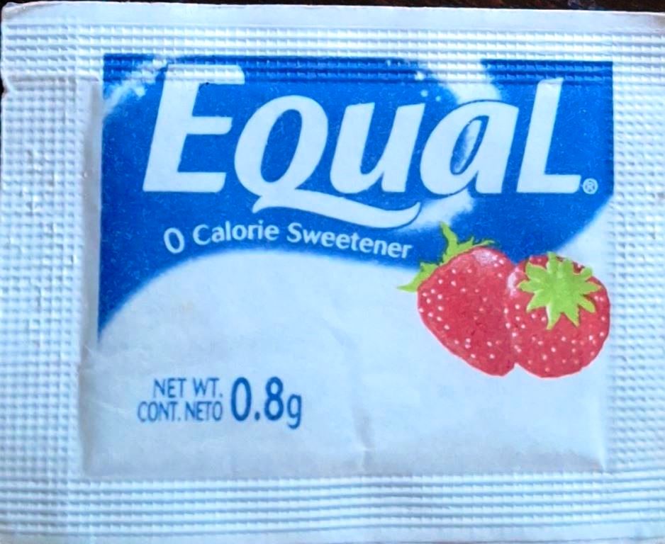 Sobres de edulcorantes de la marca Argentina de edulcorante EQUAL. Sobres de edulcorantes de la marca Argentina de edulcorante EQUAL.