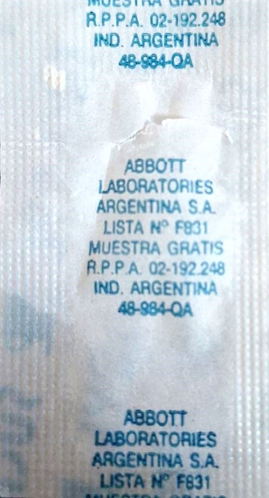 Sobres de edulcorantes de la marca Argentina de edulcorante SUCARYL. Sobres de edulcorantes de la marca Argentina de edulcorante SUCARYL.
