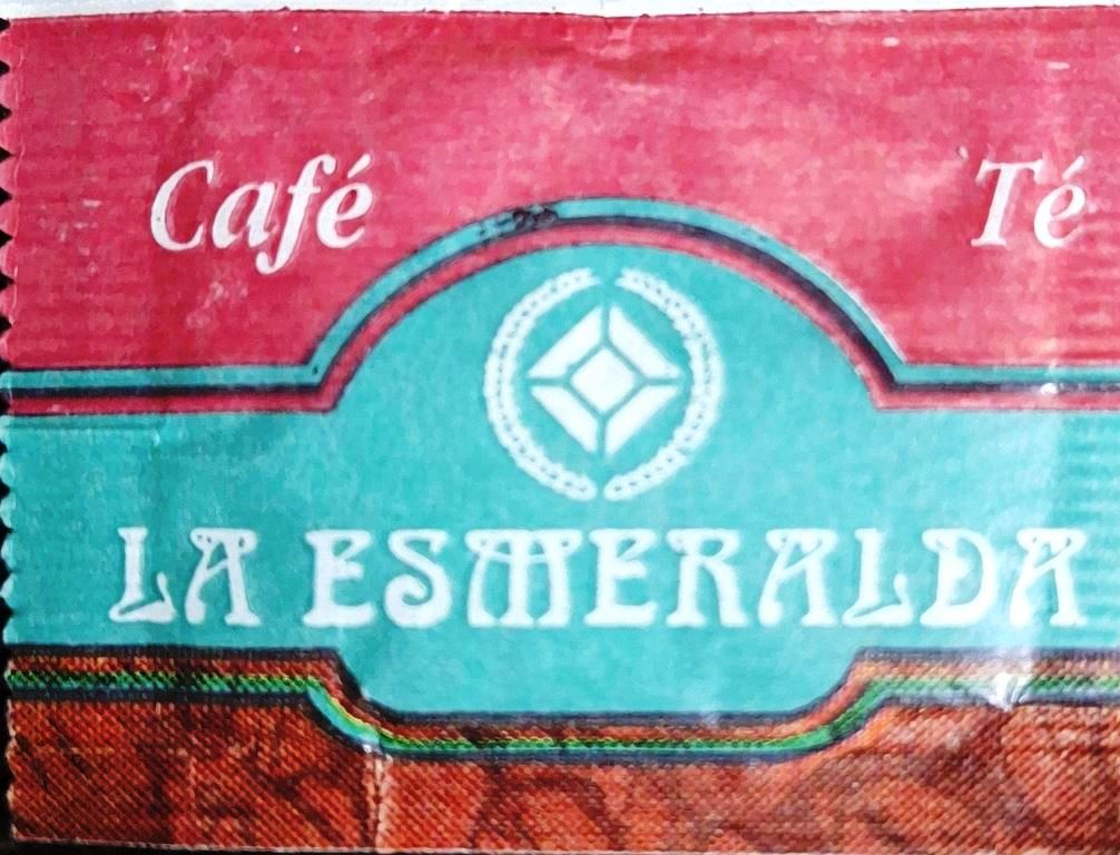 Sobres de edulcorantes de la marca Argentina de café LA ESMERALDA. Sobres de edulcorantes de la marca Argentina de café LA ESMERALDA.