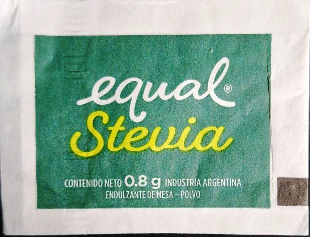 Sobres de edulcorantes de la marca Argentina de edulcorante EQUAL. Sobres de edulcorantes de la marca Argentina de edulcorante EQUAL.