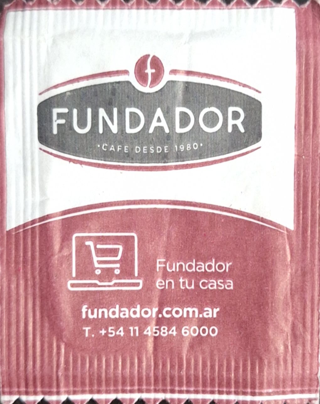 Sobres de edulcorantes de la marca Argentina de café FUNDADOR. Sobres de edulcorantes de la marca Argentina de café FUNDADOR.