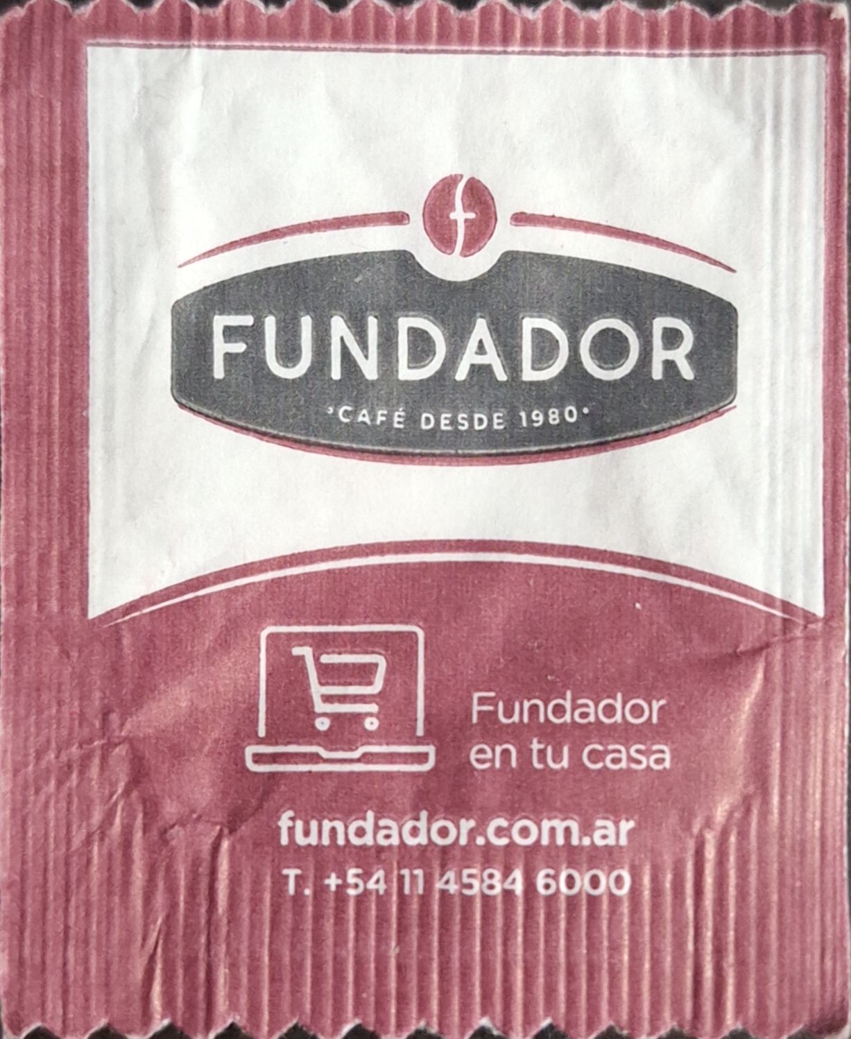 Sobres de edulcorantes de la marca Argentina de café FUNDADOR. Sobres de edulcorantes de la marca Argentina de café FUNDADOR.
