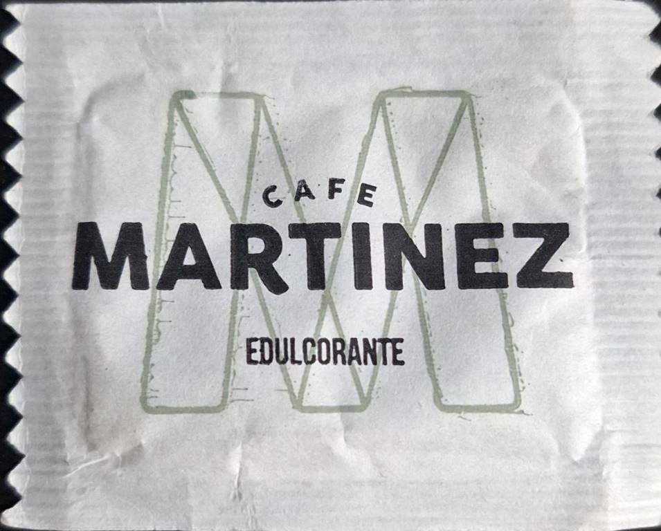 Sobres de edulcorantes de la marca Argentina de café MARTINEZ. Sobres de edulcorantes de la marca Argentina de café MARTINEZ.