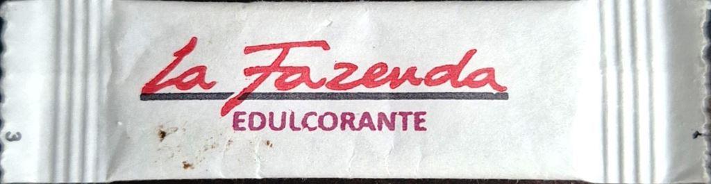 Sobres de edulcorantes de la marca Argentina de café LA FAZENDA. Sobres de edulcorantes de la marca Argentina de café LA FAZENDA.