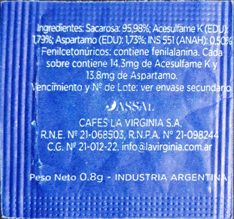 Sobres de edulcorantes de la marca Argentina de café LA VIRGINIA. Sobres de edulcorantes de la marca Argentina de café LA VIRGINIA.