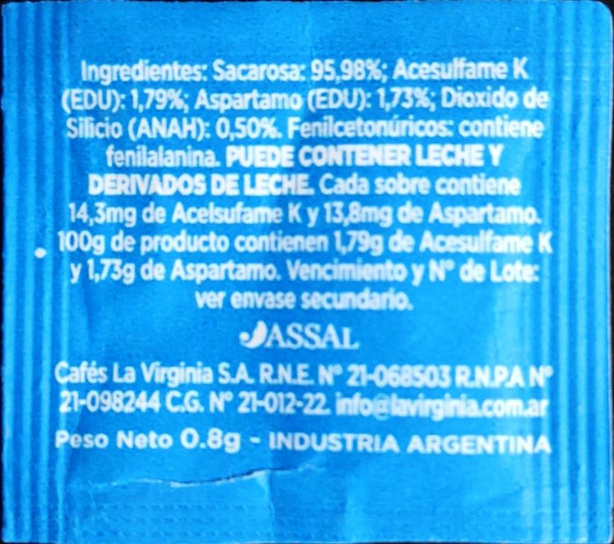 Sobres de edulcorantes de la marca Argentina de café LA VIRGINIA. Sobres de edulcorantes de la marca Argentina de café LA VIRGINIA.