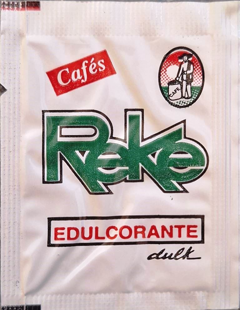Sobres de edulcorantes de España de la marca de café REKE. Sobres de edulcorantes de España de la marca de café REKE.