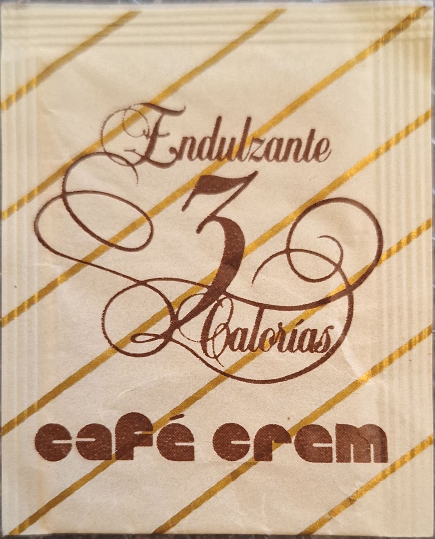 Sobres de edulcorantes de la marca de café CREM. Sobres de edulcorantes de la marca de café CREM.