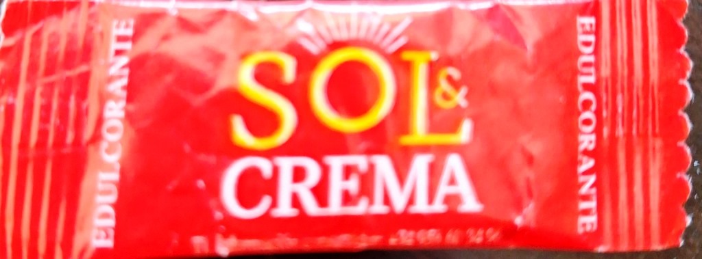 Sobres de edulcorantes de España de la marca de café SOL Y CREMA. Sobres de edulcorantes de España de la marca de café SOL Y CREMA.
