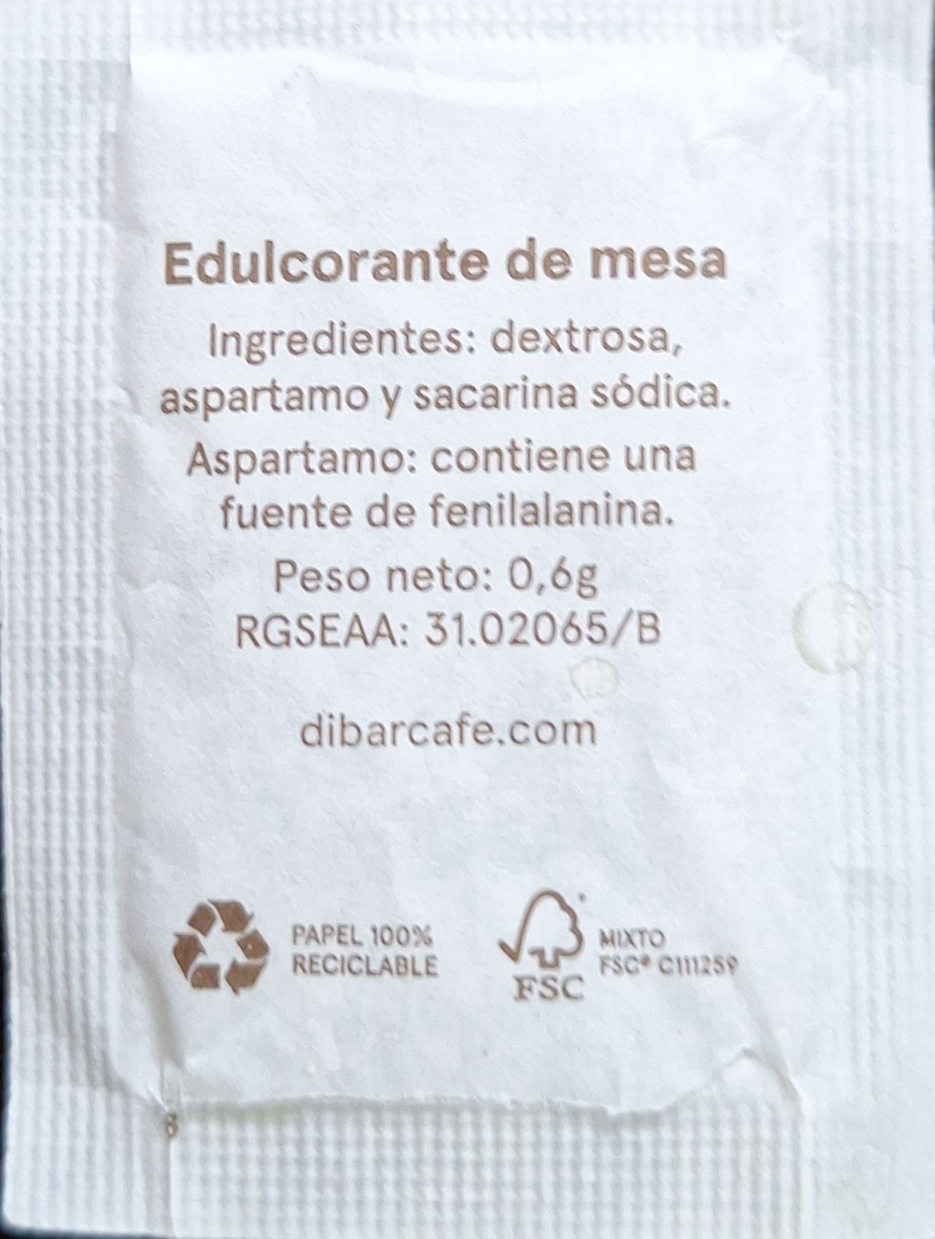 Sobres de edulcorantes de la marca de café DERN. Sobres de edulcorantes de la marca de café DERN.