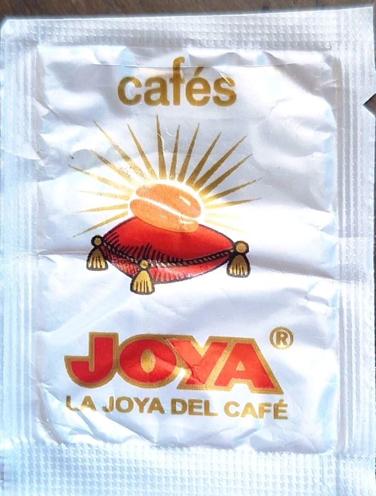 Sobres de edulcorantes de la marca de café JOYA. Sobres de edulcorantes de la marca de café JOYA.
