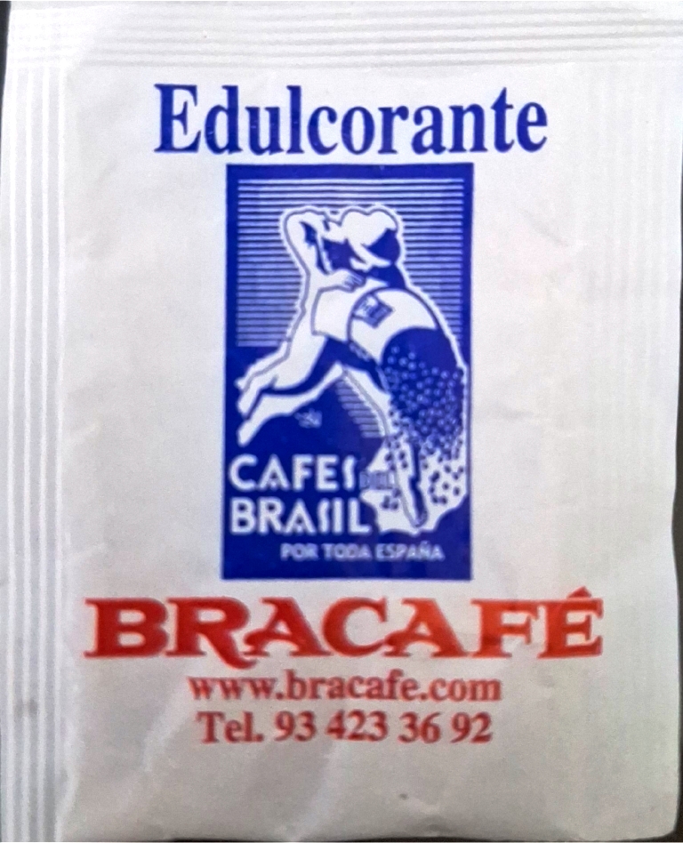 Sobres de edulcorantes de la marca de café BRACAFE. Sobres de edulcorantes de la marca de café BRACAFE.