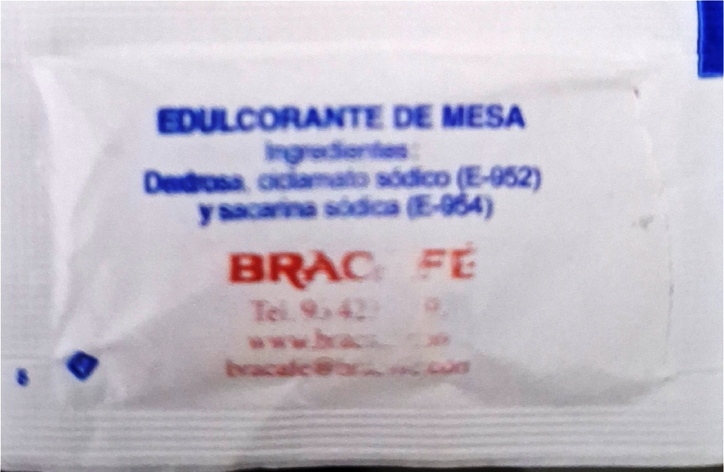 Sobres de edulcorantes de la marca de café BRACAFE. Sobres de edulcorantes de la marca de café BRACAFE.