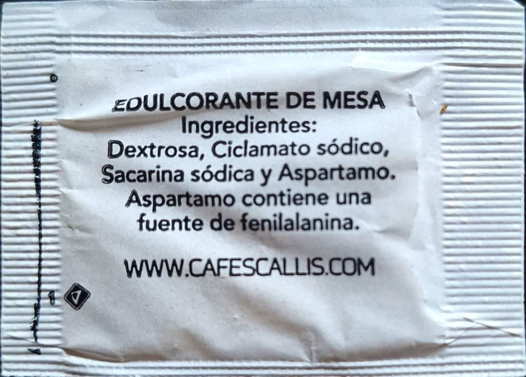 Sobres de edulcorantes de la marca de café CALLIS. Sobres de edulcorantes de la marca de café CALLIS.