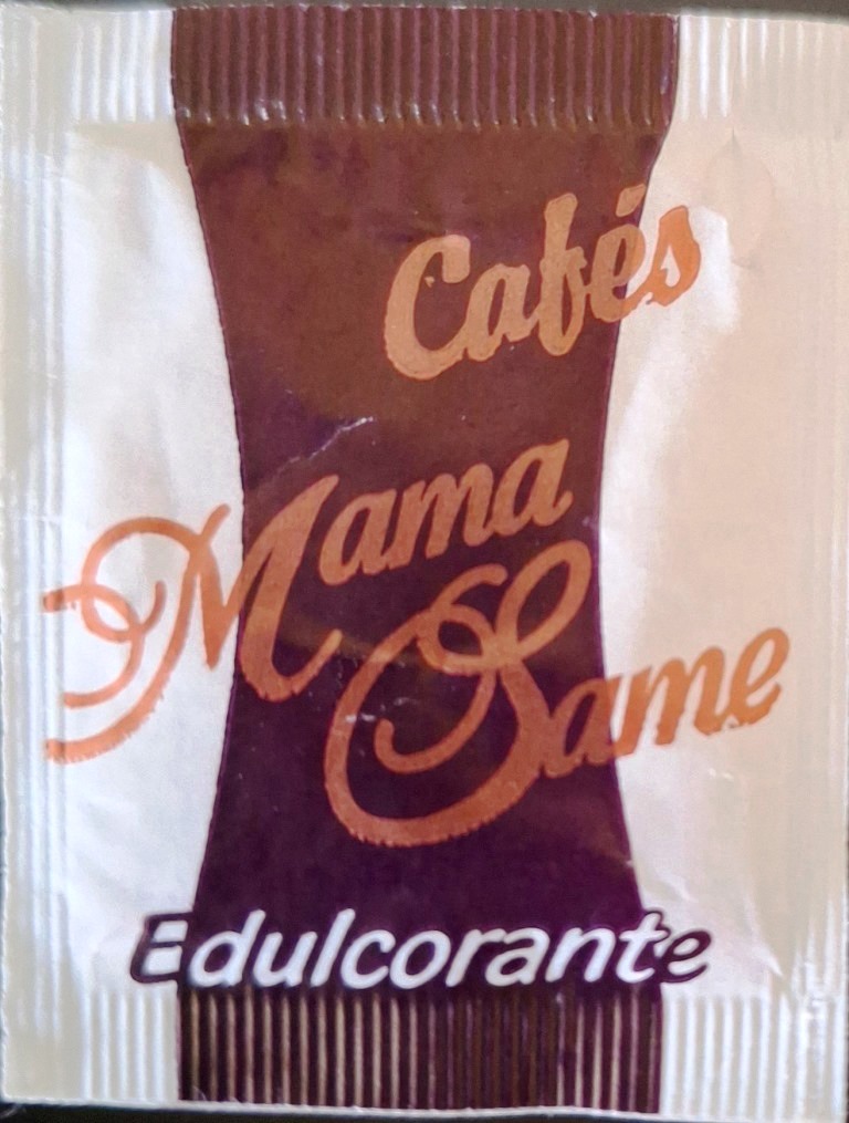 Sobres de edulcorantes de España de la marca de café MAMA SAME. Sobres de edulcorantes de España de la marca de café MAMA SAME.