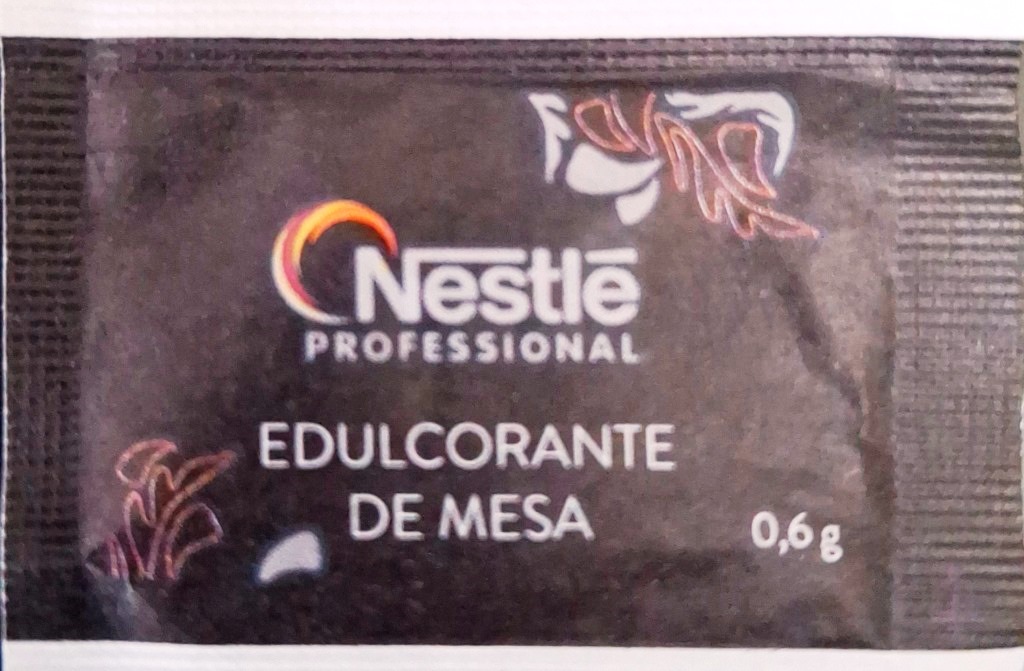 Sobres de edulcorantes de España de la marca de café NESTLÉ. Sobres de edulcorantes de España de la marca de café NESTLÉ.