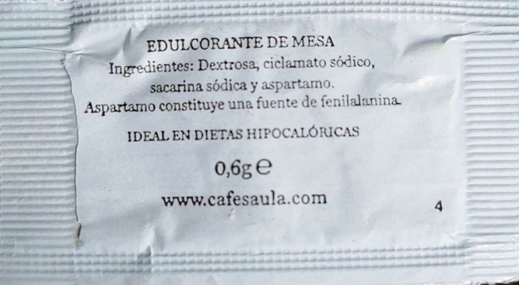 Sobres de edulcorantes de España de la marca de café SAULA. Sobres de edulcorantes de España de la marca de café SAULA.