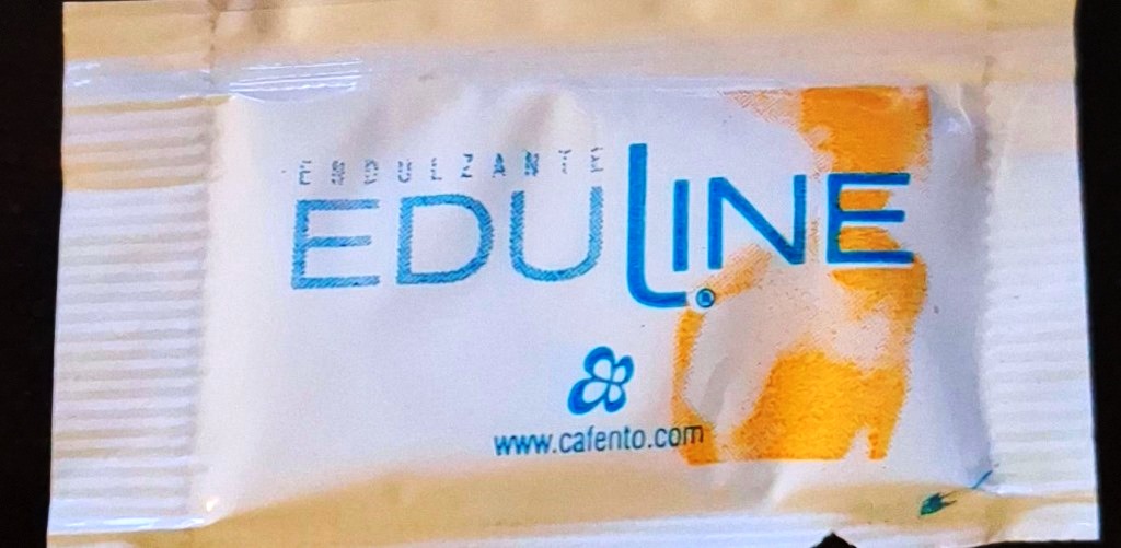 Sobres de edulcorantes de la marca de café CAFENTO. Sobres de edulcorantes de la marca de café CAFENTO.